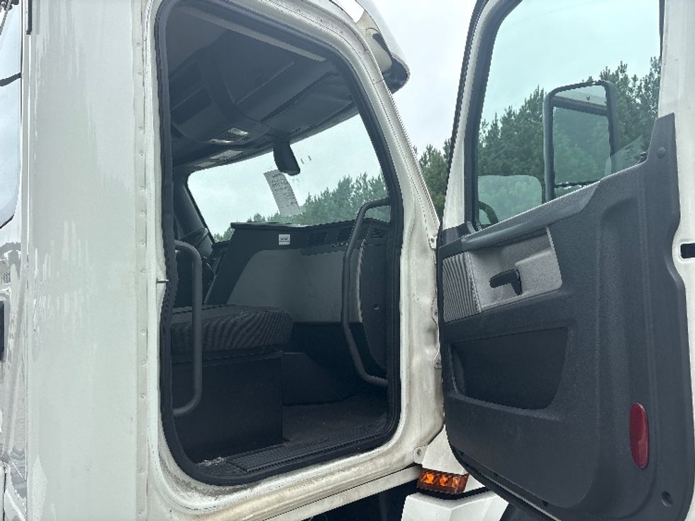 Day Cab Tractor-Heavy Duty Tractors-Freightliner-2020-T12642ST-Prince George-VA-512,266\n\t\tmiles-$ 37,000 - Image 10