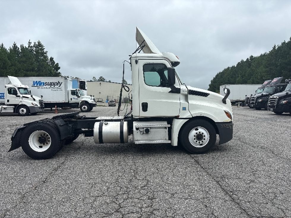 Day Cab Tractor-Heavy Duty Tractors-Freightliner-2020-T12642ST-Prince George-VA-512,266\n\t\tmiles-$ 37,000 - Image 7