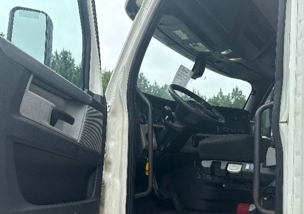 Day Cab Tractor-Heavy Duty Tractors-Freightliner-2020-T12642ST-Prince George-VA-512,266\n\t\tmiles-$ 37,000 - Image 8