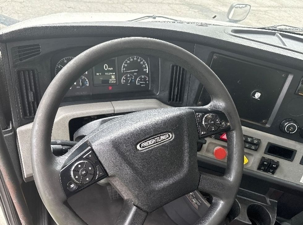 Day Cab Tractor-Heavy Duty Tractors-Freightliner-2020-T12642ST-Prince George-VA-512,266\n\t\tmiles-$ 37,000 - Image 9