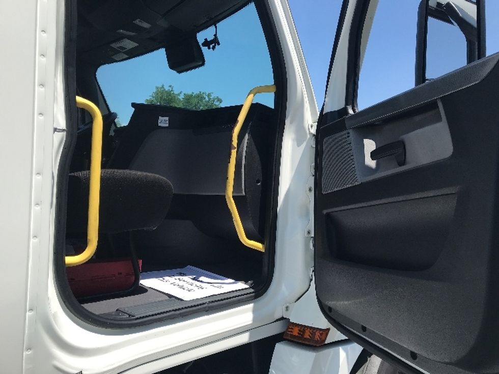 Day Cab Tractor-Heavy Duty Tractors-Freightliner-2020-T12642ST-Reading-PA-519,820\n\t\tmiles-$ 32,500 - Image 10