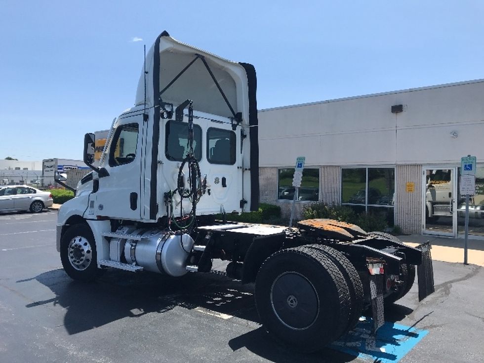 Day Cab Tractor-Heavy Duty Tractors-Freightliner-2020-T12642ST-Reading-PA-519,820\n\t\tmiles-$ 32,500 - Image 3