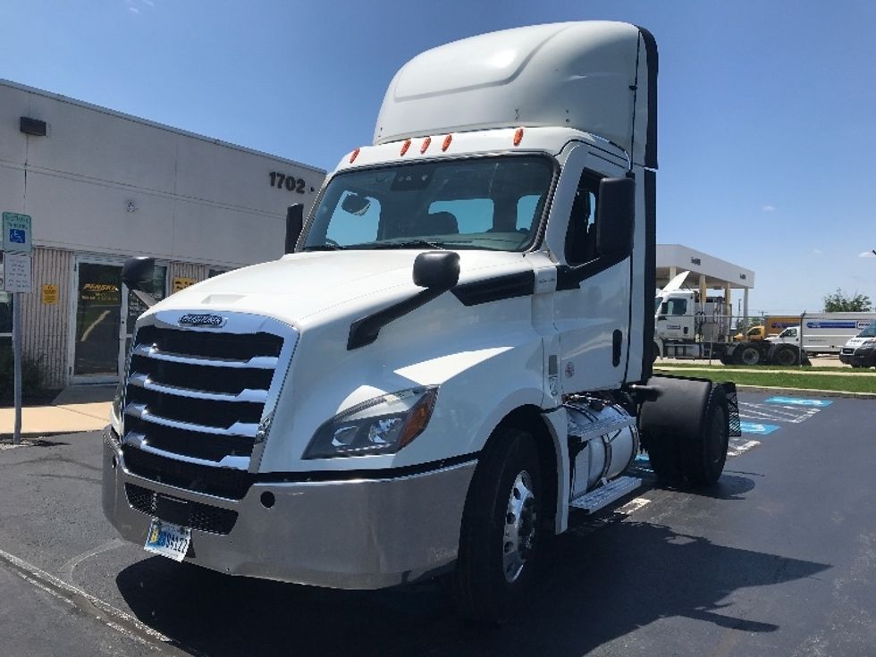 Day Cab Tractor-Heavy Duty Tractors-Freightliner-2020-T12642ST-Reading-PA-519,876\n\t\tmiles-$ 26,000 - Image 1