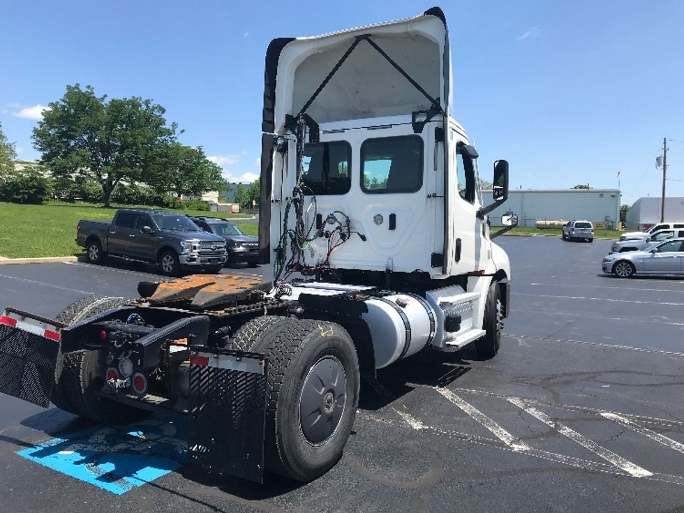 Day Cab Tractor-Heavy Duty Tractors-Freightliner-2020-T12642ST-Reading-PA-519,876\n\t\tmiles-$ 26,000 - Image 5