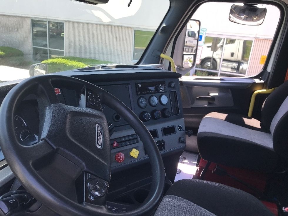 Day Cab Tractor-Heavy Duty Tractors-Freightliner-2020-T12642ST-Reading-PA-519,876\n\t\tmiles-$ 26,000 - Image 8