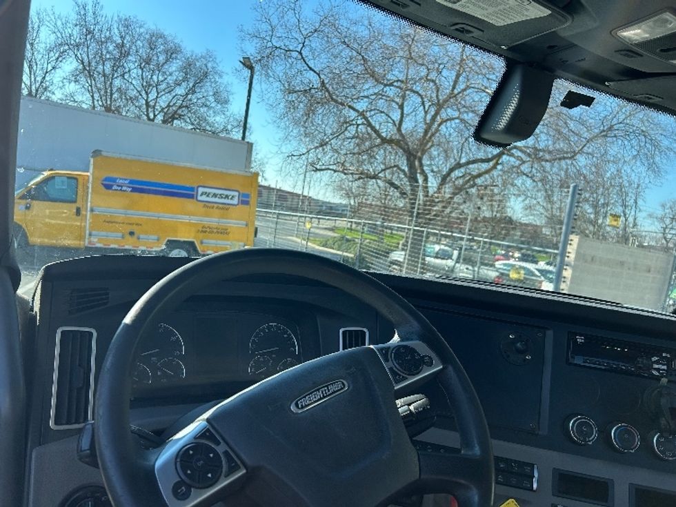 Day Cab Tractor-Heavy Duty Tractors-Freightliner-2020-T12642ST-Sacramento-CA-426,038\n\t\tmiles-$ 49,000 - Image 11