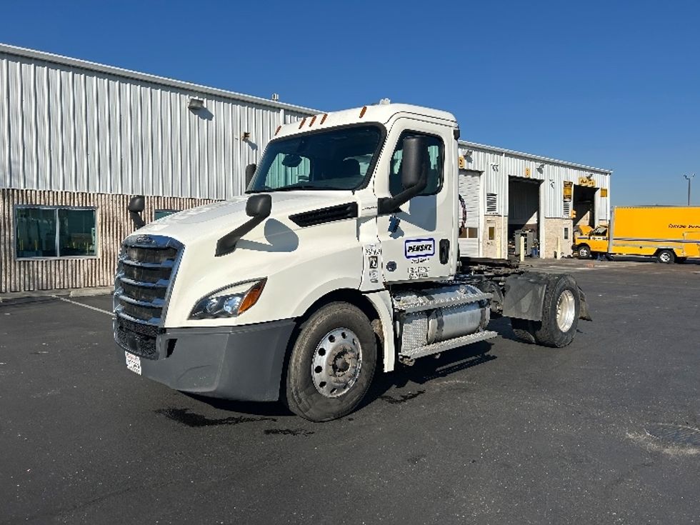 Day Cab Tractor-Heavy Duty Tractors-Freightliner-2020-T12642ST-Sacramento-CA-426,038\n\t\tmiles-$ 49,000 - Image 3