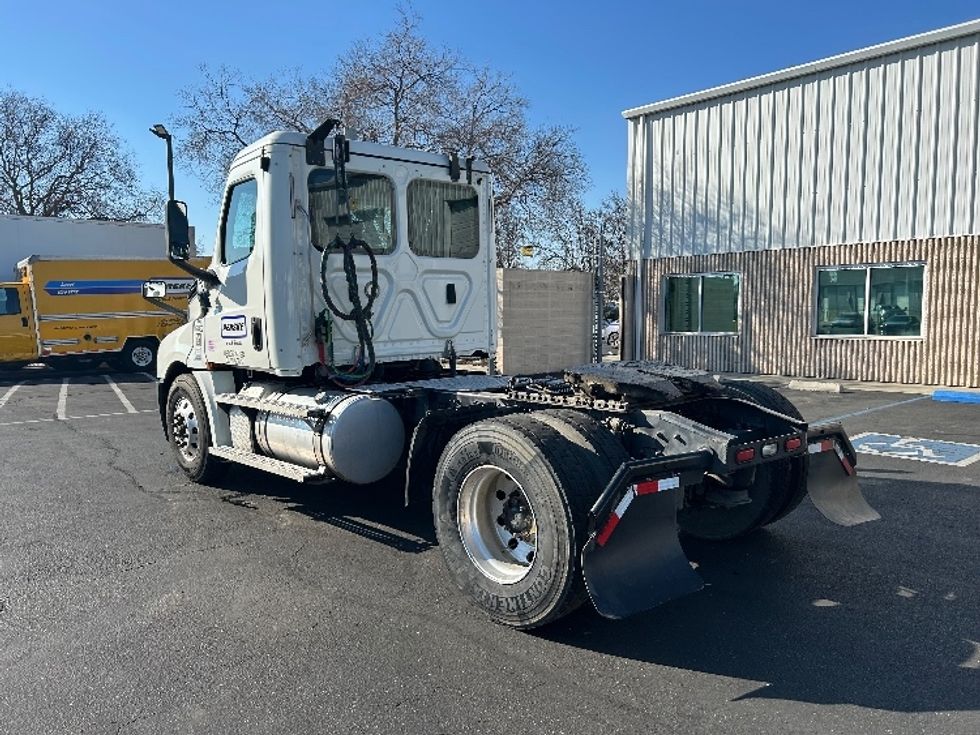 Day Cab Tractor-Heavy Duty Tractors-Freightliner-2020-T12642ST-Sacramento-CA-426,038\n\t\tmiles-$ 49,000 - Image 5