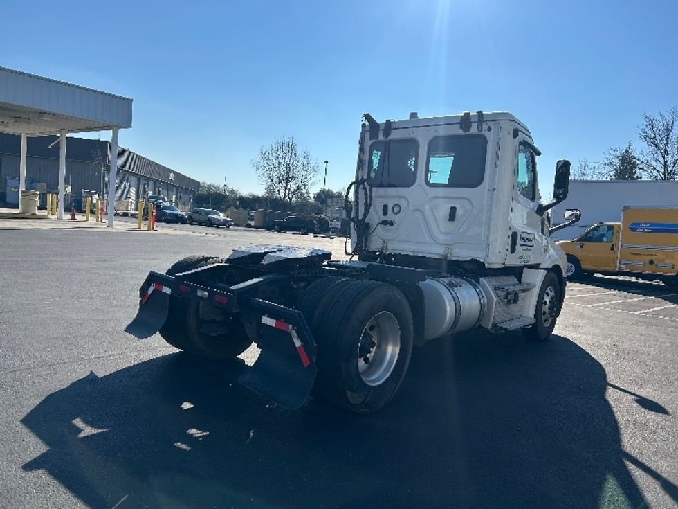 Day Cab Tractor-Heavy Duty Tractors-Freightliner-2020-T12642ST-Sacramento-CA-426,038\n\t\tmiles-$ 49,000 - Image 7