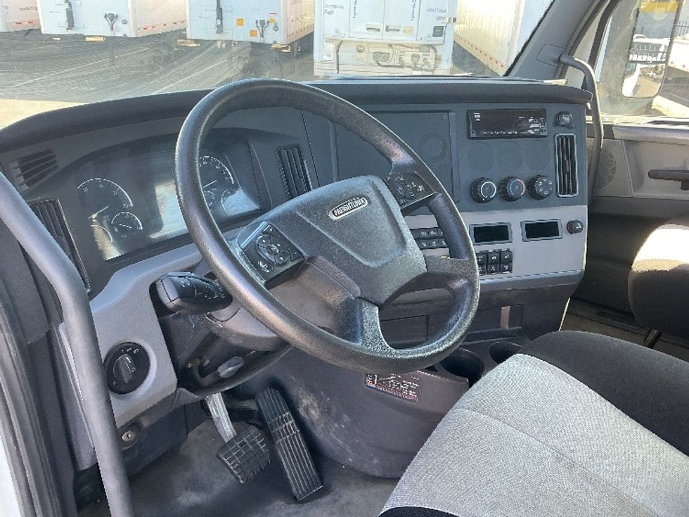 Day Cab Tractor-Heavy Duty Tractors-Freightliner-2020-T12642ST-Sacramento-CA-65,729\n\t\tmiles-$ 70,000 - Image 10