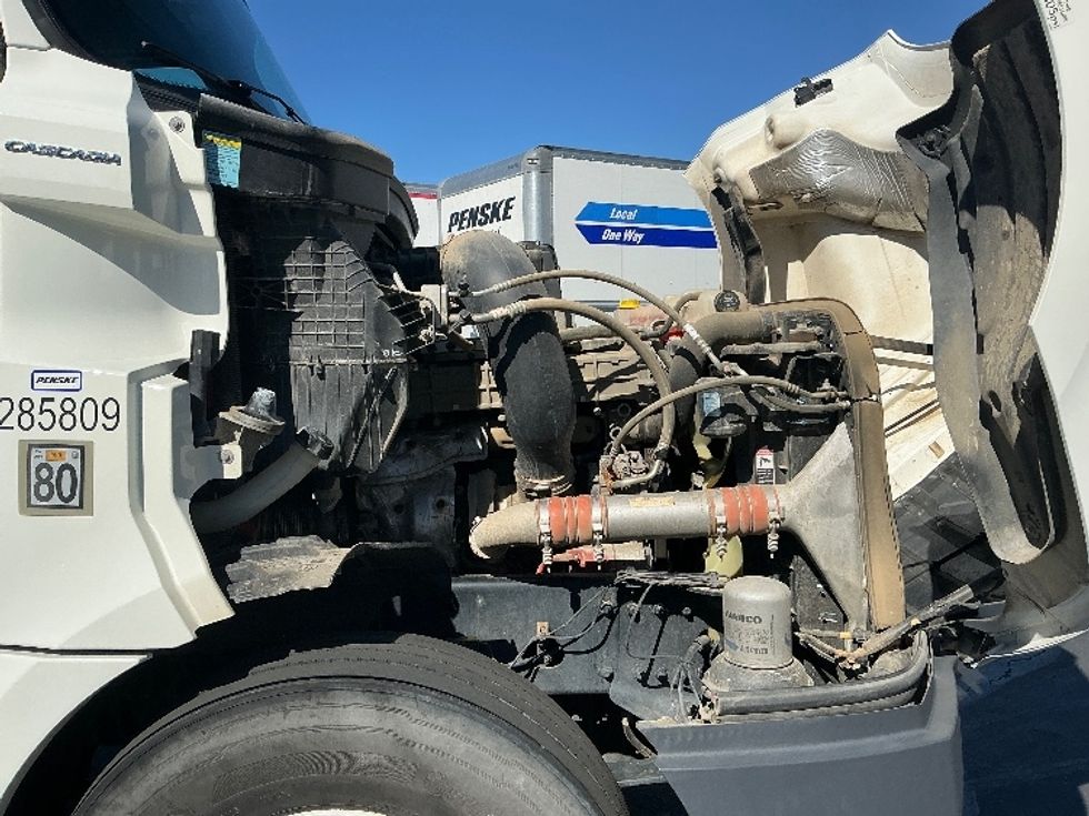 Day Cab Tractor-Heavy Duty Tractors-Freightliner-2020-T12642ST-Sacramento-CA-65,729\n\t\tmiles-$ 70,000 - Image 15