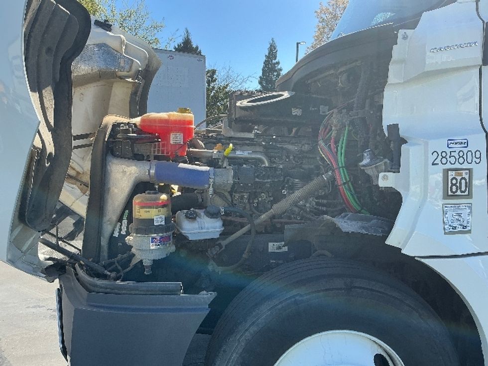 Day Cab Tractor-Heavy Duty Tractors-Freightliner-2020-T12642ST-Sacramento-CA-65,729\n\t\tmiles-$ 70,000 - Image 16