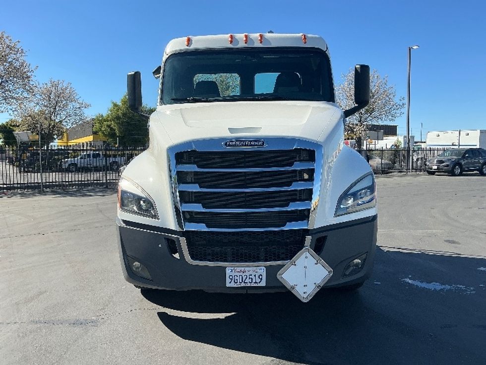Day Cab Tractor-Heavy Duty Tractors-Freightliner-2020-T12642ST-Sacramento-CA-65,729\n\t\tmiles-$ 70,000 - Image 2