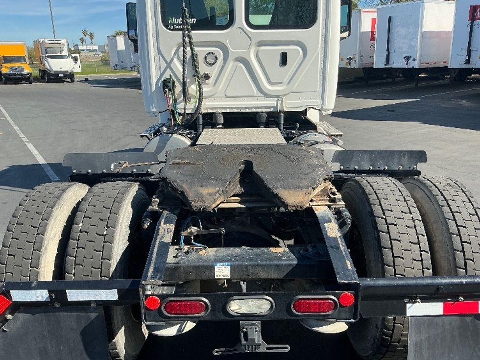 Day Cab Tractor-Heavy Duty Tractors-Freightliner-2020-T12642ST-Sacramento-CA-65,729\n\t\tmiles-$ 70,000 - Image 6