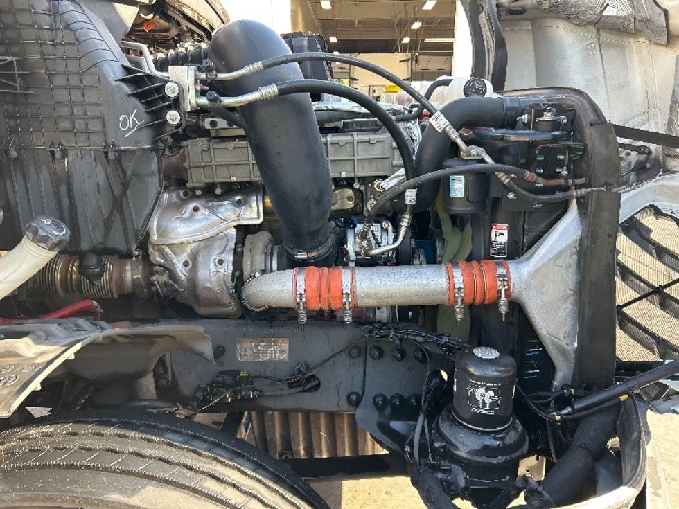 Day Cab Tractor-Heavy Duty Tractors-Freightliner-2020-T12642ST-San Diego-CA-243,340\n\t\tmiles-$ 63,500 - Image 15