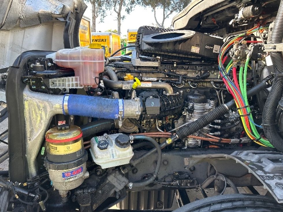 Day Cab Tractor-Heavy Duty Tractors-Freightliner-2020-T12642ST-San Diego-CA-243,340\n\t\tmiles-$ 63,500 - Image 16