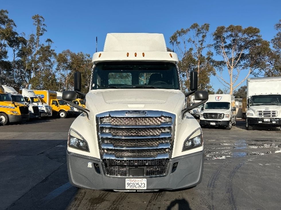 Day Cab Tractor-Heavy Duty Tractors-Freightliner-2020-T12642ST-San Diego-CA-243,340\n\t\tmiles-$ 63,500 - Image 2