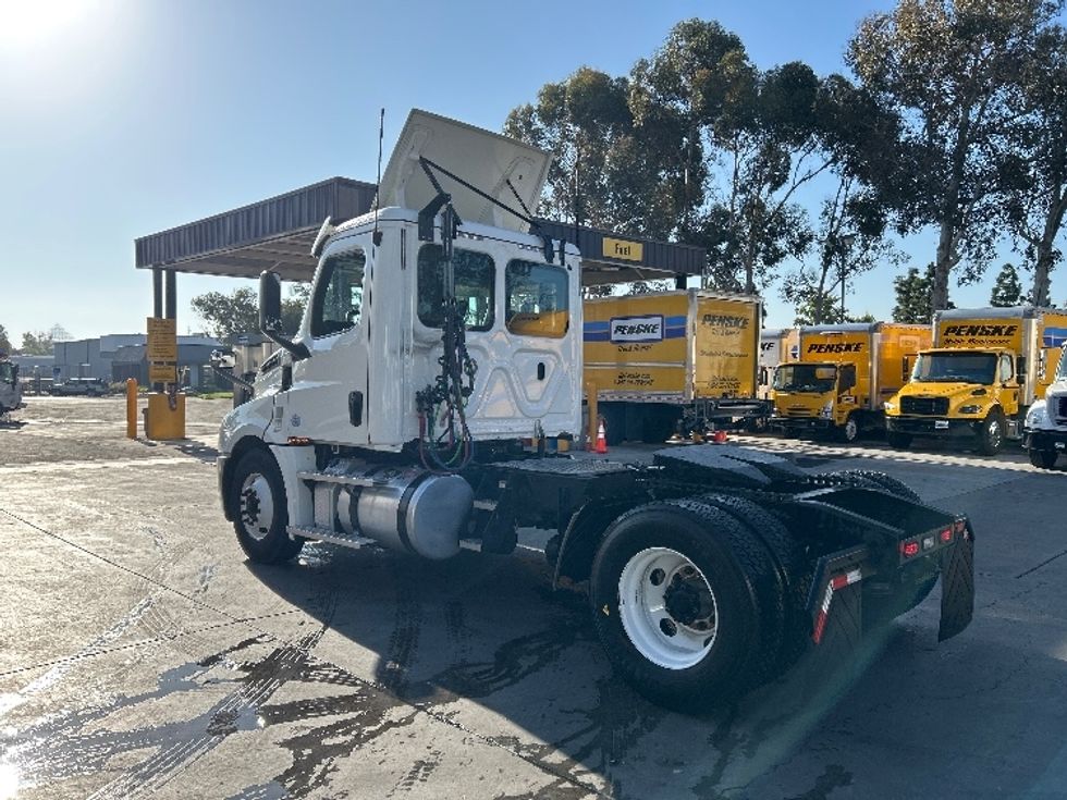 Day Cab Tractor-Heavy Duty Tractors-Freightliner-2020-T12642ST-San Diego-CA-243,340\n\t\tmiles-$ 63,500 - Image 5