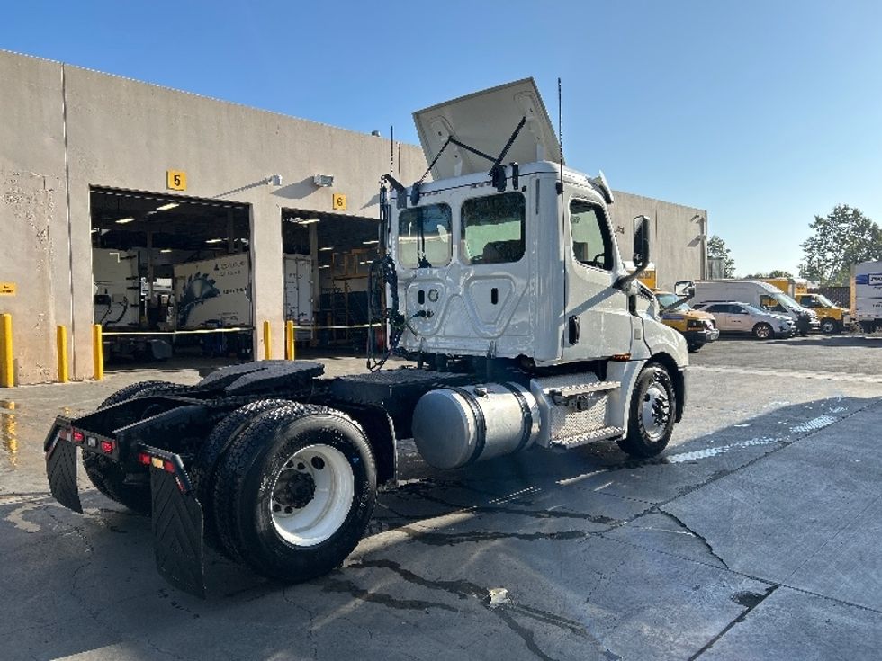 Day Cab Tractor-Heavy Duty Tractors-Freightliner-2020-T12642ST-San Diego-CA-243,340\n\t\tmiles-$ 63,500 - Image 7