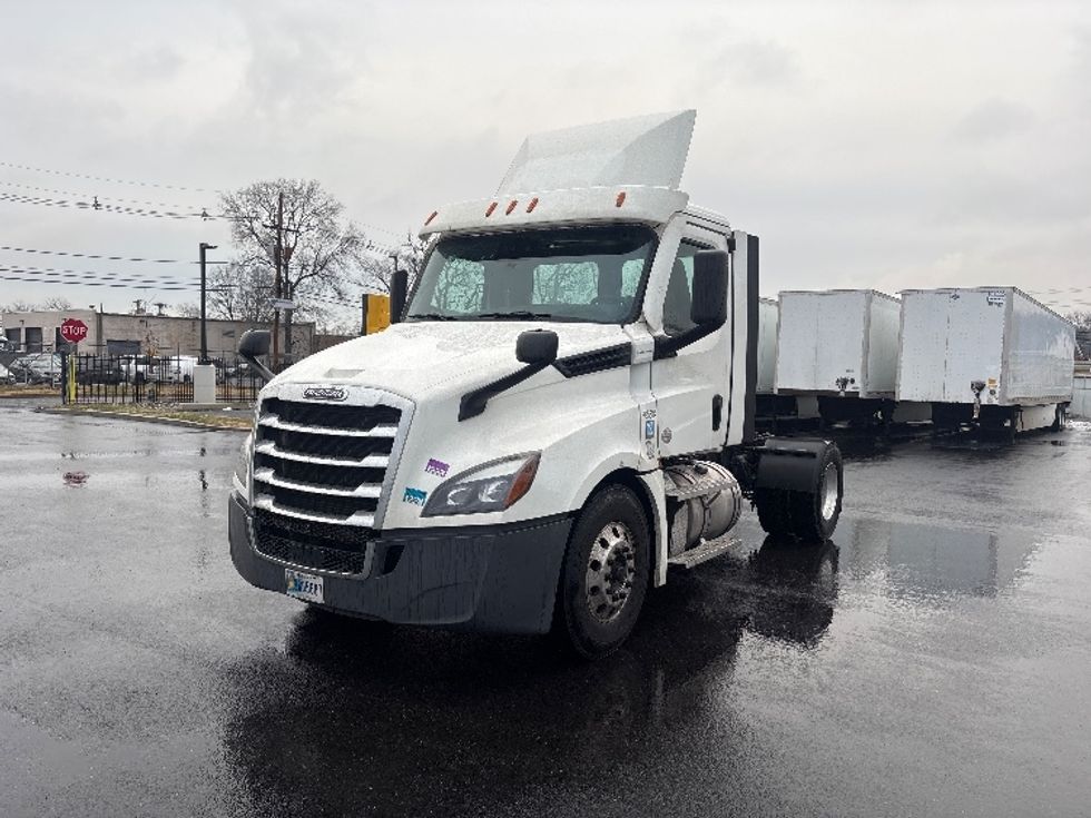 Day Cab Tractor-Heavy Duty Tractors-Freightliner-2020-T12642ST-South Plainfield-NJ-529,820\n\t\tmiles-$ 29,500 - Image 3