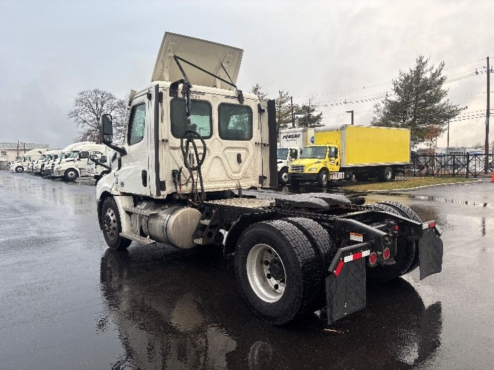 Day Cab Tractor-Heavy Duty Tractors-Freightliner-2020-T12642ST-South Plainfield-NJ-529,820\n\t\tmiles-$ 29,500 - Image 5