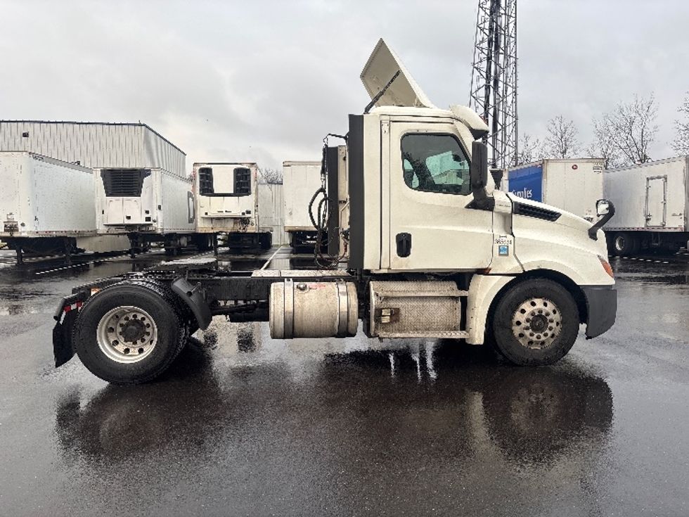 Day Cab Tractor-Heavy Duty Tractors-Freightliner-2020-T12642ST-South Plainfield-NJ-529,820\n\t\tmiles-$ 29,500 - Image 8