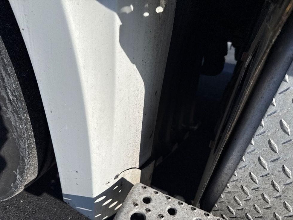 Day Cab Tractor-Heavy Duty Tractors-Freightliner-2020-T12642ST-South Plainfield-NJ-535,197\n\t\tmiles-$ 28,250 - Image 17