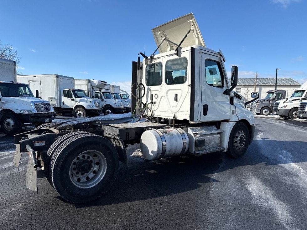 Day Cab Tractor-Heavy Duty Tractors-Freightliner-2020-T12642ST-South Plainfield-NJ-535,197\n\t\tmiles-$ 28,250 - Image 7
