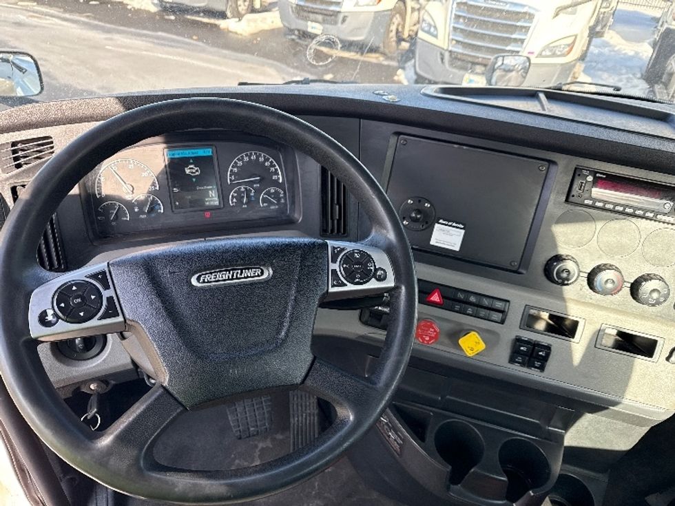 Day Cab Tractor-Heavy Duty Tractors-Freightliner-2020-T12642ST-South Plainfield-NJ-535,692\n\t\tmiles-$ 27,750 - Image 11