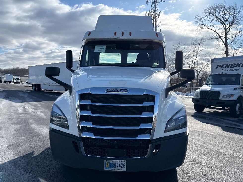 Day Cab Tractor-Heavy Duty Tractors-Freightliner-2020-T12642ST-South Plainfield-NJ-535,692\n\t\tmiles-$ 27,750 - Image 2