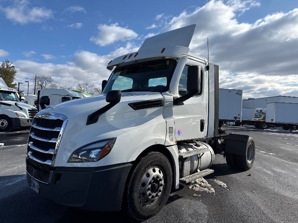 Day Cab Tractor-Heavy Duty Tractors-Freightliner-2020-T12642ST-South Plainfield-NJ-535,692\n\t\tmiles-$ 27,750 - Image 3