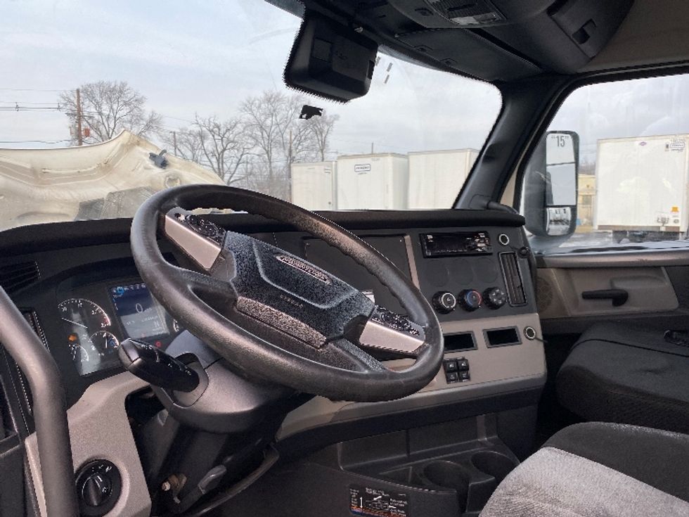 Day Cab Tractor-Heavy Duty Tractors-Freightliner-2020-T12642ST-South Plainfield-NJ-538,468\n\t\tmiles-$ 27,750 - Image 10