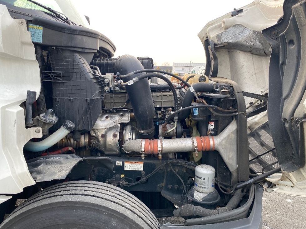 Day Cab Tractor-Heavy Duty Tractors-Freightliner-2020-T12642ST-South Plainfield-NJ-538,468\n\t\tmiles-$ 27,750 - Image 15