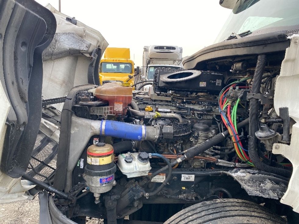 Day Cab Tractor-Heavy Duty Tractors-Freightliner-2020-T12642ST-South Plainfield-NJ-538,468\n\t\tmiles-$ 27,750 - Image 16