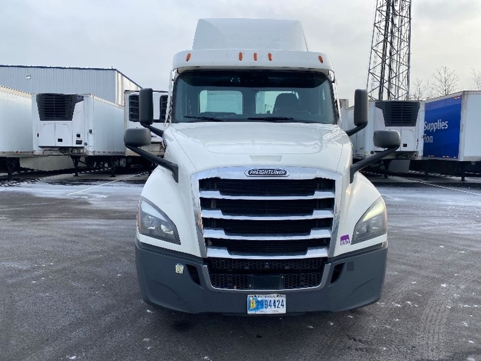 Day Cab Tractor-Heavy Duty Tractors-Freightliner-2020-T12642ST-South Plainfield-NJ-538,468\n\t\tmiles-$ 27,750 - Image 2