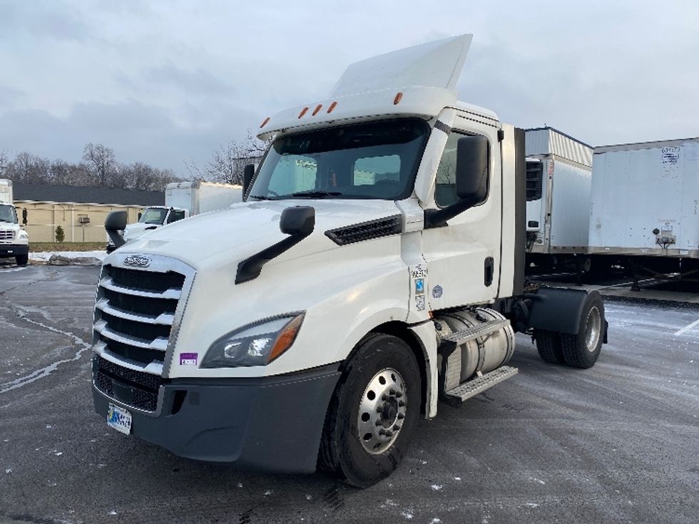 Day Cab Tractor-Heavy Duty Tractors-Freightliner-2020-T12642ST-South Plainfield-NJ-538,468\n\t\tmiles-$ 27,750 - Image 3