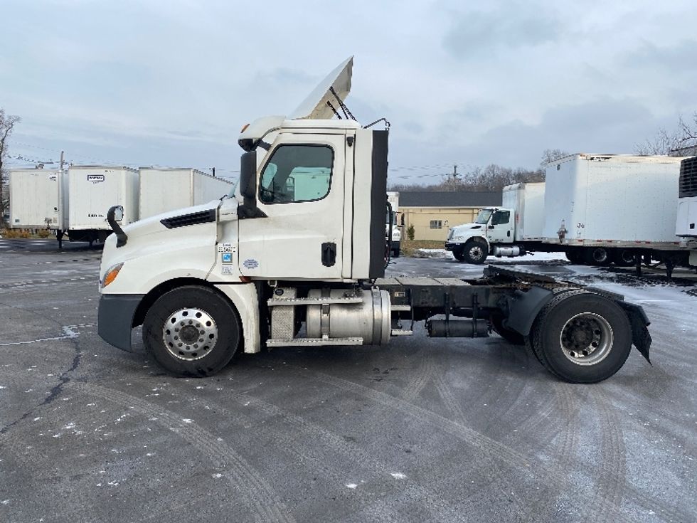 Day Cab Tractor-Heavy Duty Tractors-Freightliner-2020-T12642ST-South Plainfield-NJ-538,468\n\t\tmiles-$ 27,750 - Image 4