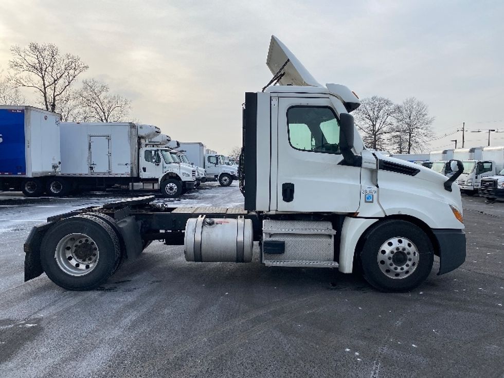 Day Cab Tractor-Heavy Duty Tractors-Freightliner-2020-T12642ST-South Plainfield-NJ-538,468\n\t\tmiles-$ 27,750 - Image 8