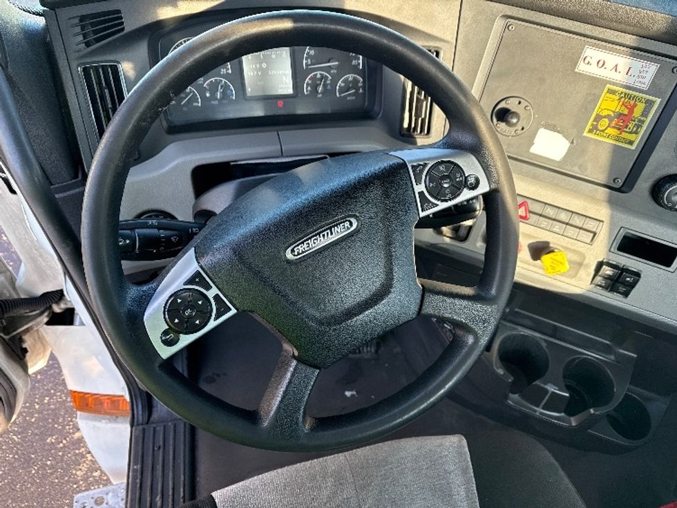Day Cab Tractor-Heavy Duty Tractors-Freightliner-2020-T12642ST-South Plainfield-NJ-539,438\n\t\tmiles-$ 27,750 - Image 11