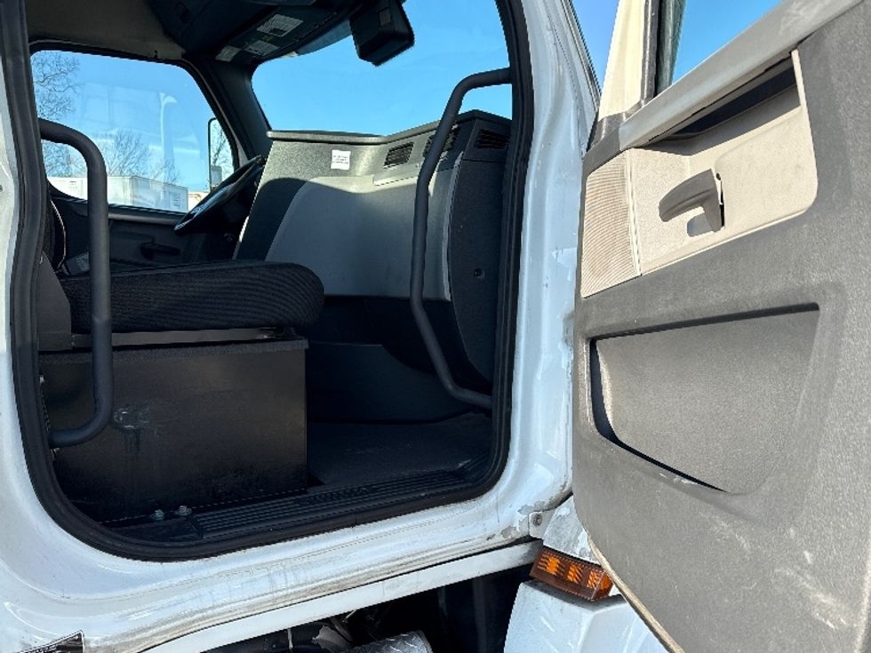 Day Cab Tractor-Heavy Duty Tractors-Freightliner-2020-T12642ST-South Plainfield-NJ-539,438\n\t\tmiles-$ 27,750 - Image 12