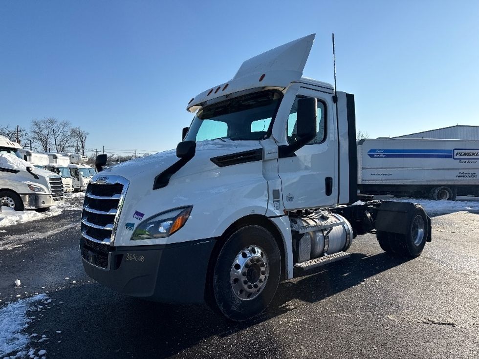 Day Cab Tractor-Heavy Duty Tractors-Freightliner-2020-T12642ST-South Plainfield-NJ-539,438\n\t\tmiles-$ 27,750 - Image 3