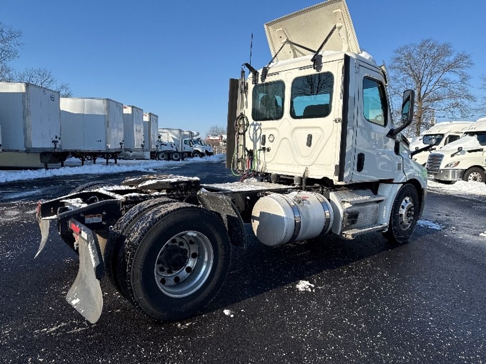 Day Cab Tractor-Heavy Duty Tractors-Freightliner-2020-T12642ST-South Plainfield-NJ-539,438\n\t\tmiles-$ 27,750 - Image 7