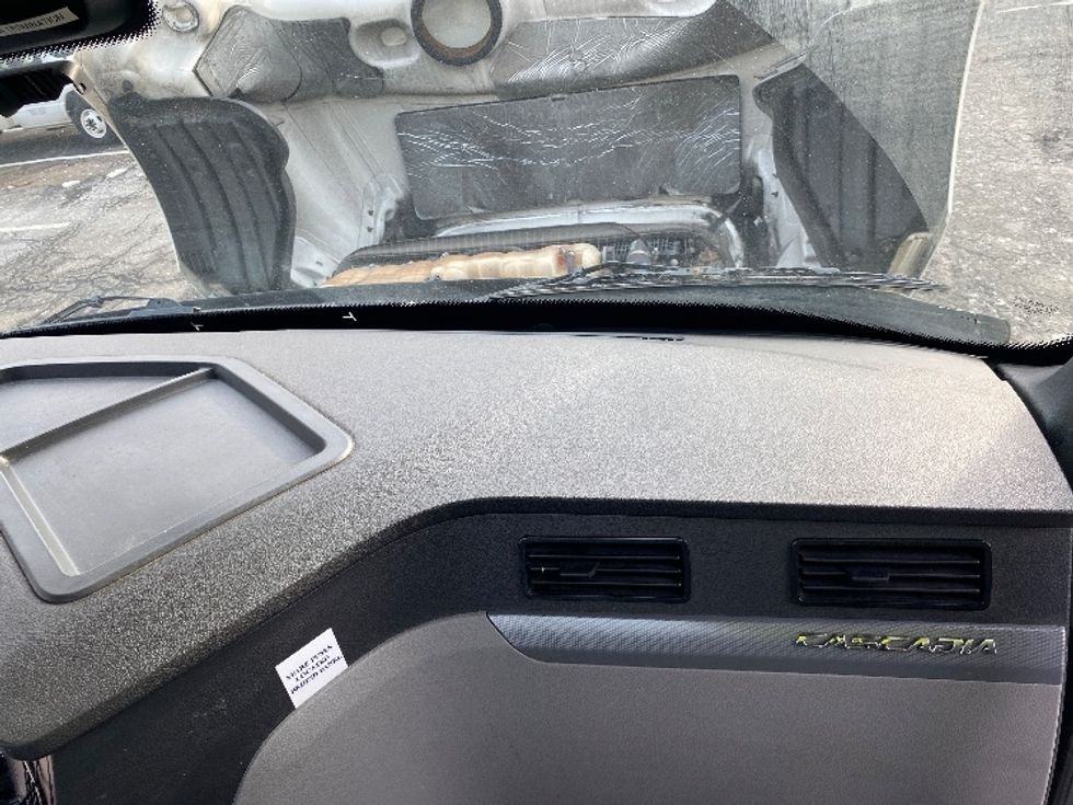 Day Cab Tractor-Heavy Duty Tractors-Freightliner-2020-T12642ST-South Plainfield-NJ-541,907\n\t\tmiles-$ 28,500 - Image 13