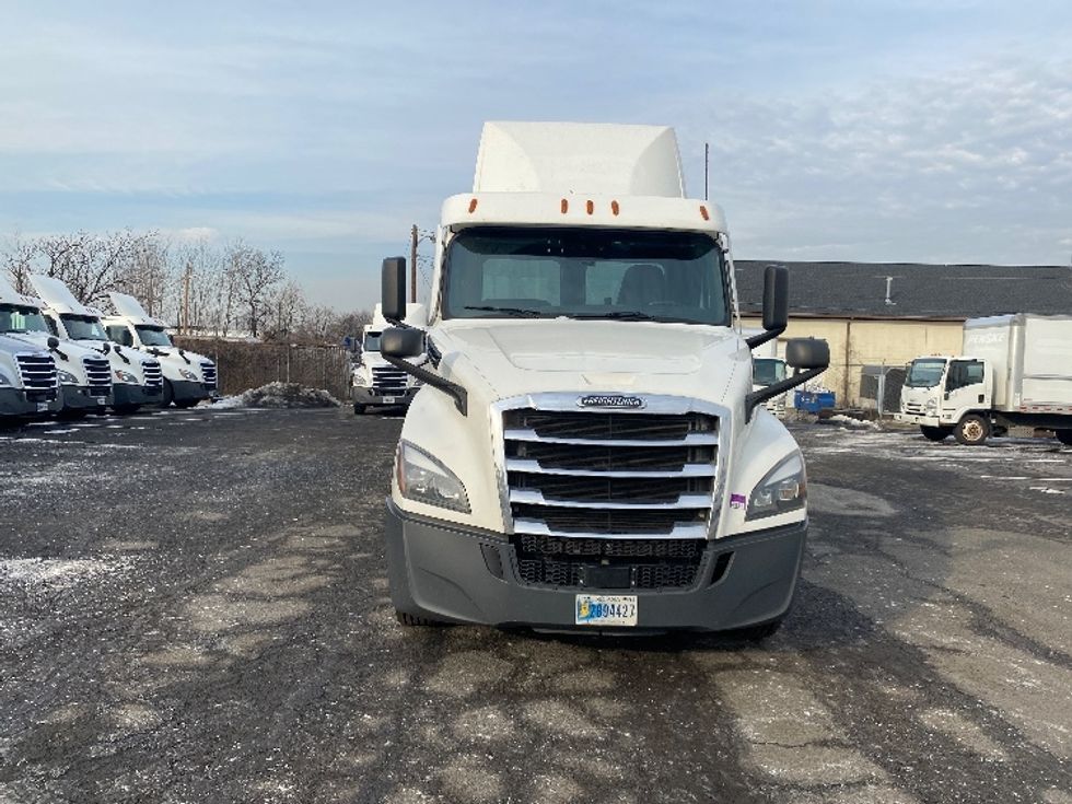 Day Cab Tractor-Heavy Duty Tractors-Freightliner-2020-T12642ST-South Plainfield-NJ-541,907\n\t\tmiles-$ 28,500 - Image 2