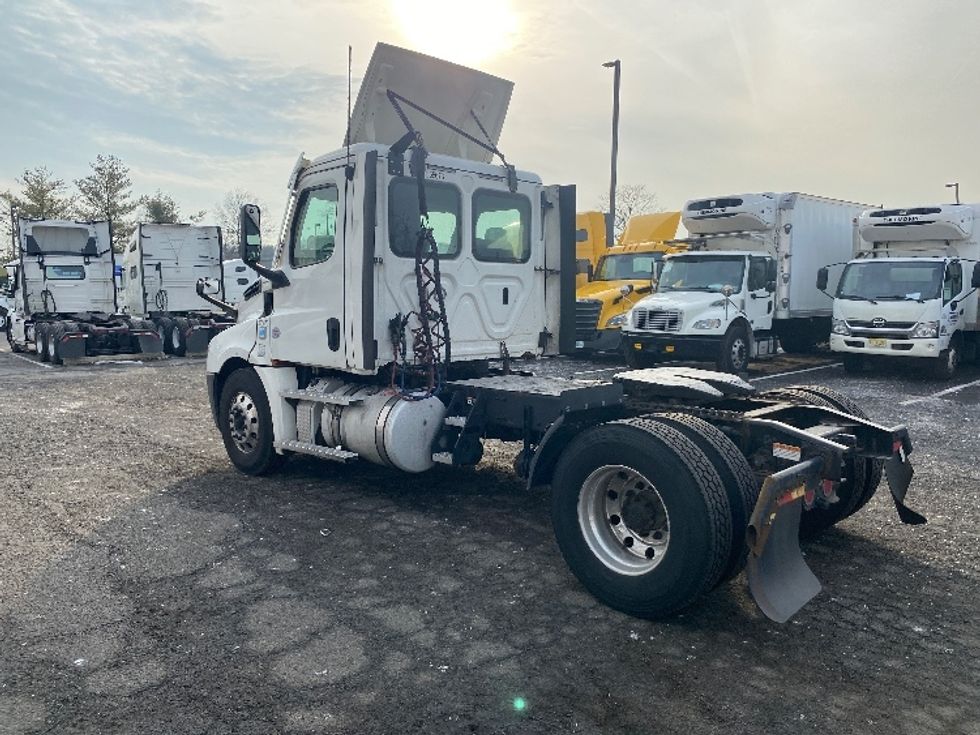 Day Cab Tractor-Heavy Duty Tractors-Freightliner-2020-T12642ST-South Plainfield-NJ-541,907\n\t\tmiles-$ 28,500 - Image 5