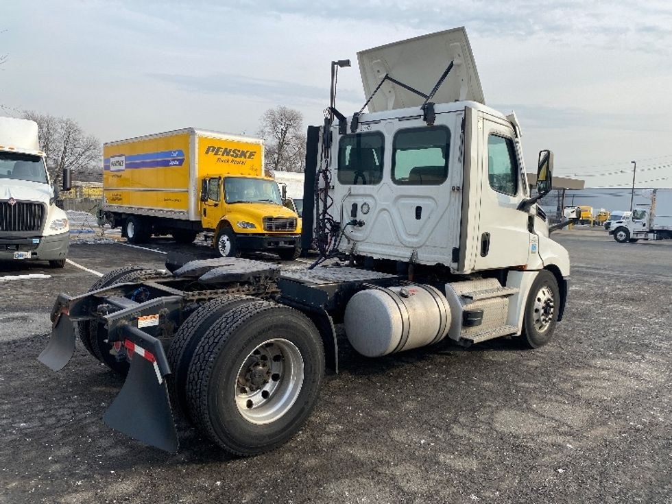 Day Cab Tractor-Heavy Duty Tractors-Freightliner-2020-T12642ST-South Plainfield-NJ-541,907\n\t\tmiles-$ 28,500 - Image 7
