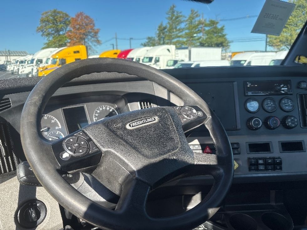Day Cab Tractor-Heavy Duty Tractors-Freightliner-2020-T12642ST-South Plainfield-NJ-542,572\n\t\tmiles-$ 28,500 - Image 10