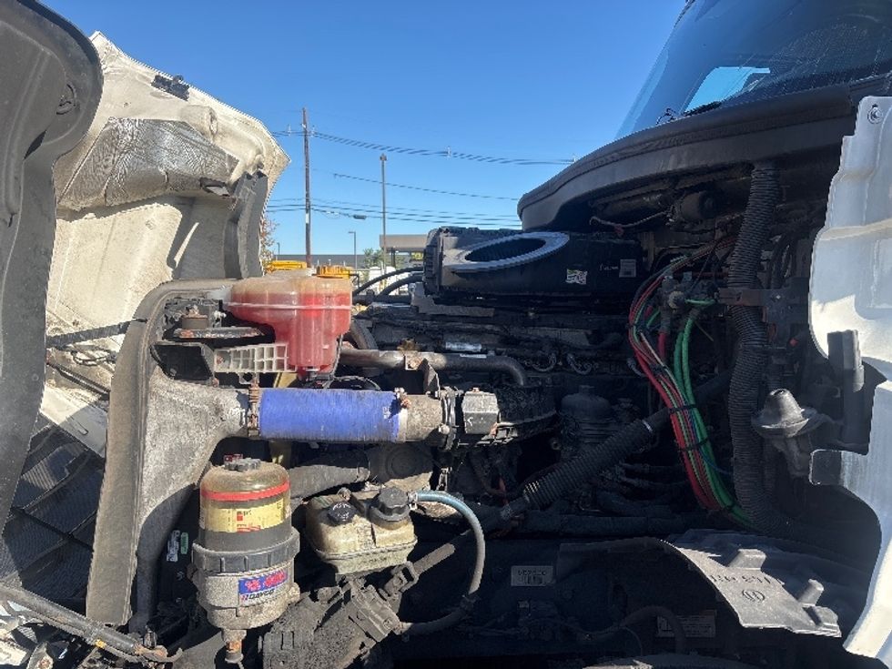 Day Cab Tractor-Heavy Duty Tractors-Freightliner-2020-T12642ST-South Plainfield-NJ-542,572\n\t\tmiles-$ 28,500 - Image 16