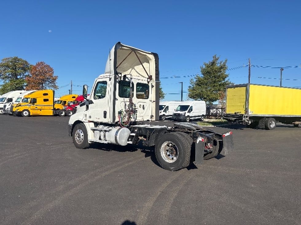 Day Cab Tractor-Heavy Duty Tractors-Freightliner-2020-T12642ST-South Plainfield-NJ-542,572\n\t\tmiles-$ 28,500 - Image 5