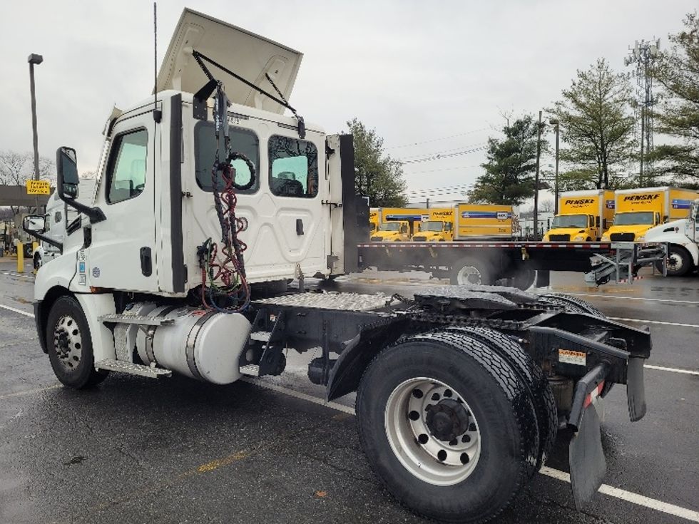 Day Cab Tractor-Heavy Duty Tractors-Freightliner-2020-T12642ST-South Plainfield-NJ-547,299\n\t\tmiles-$ 28,000 - Image 5